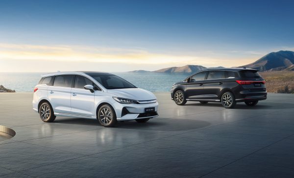 BYD M6 ngoại thất