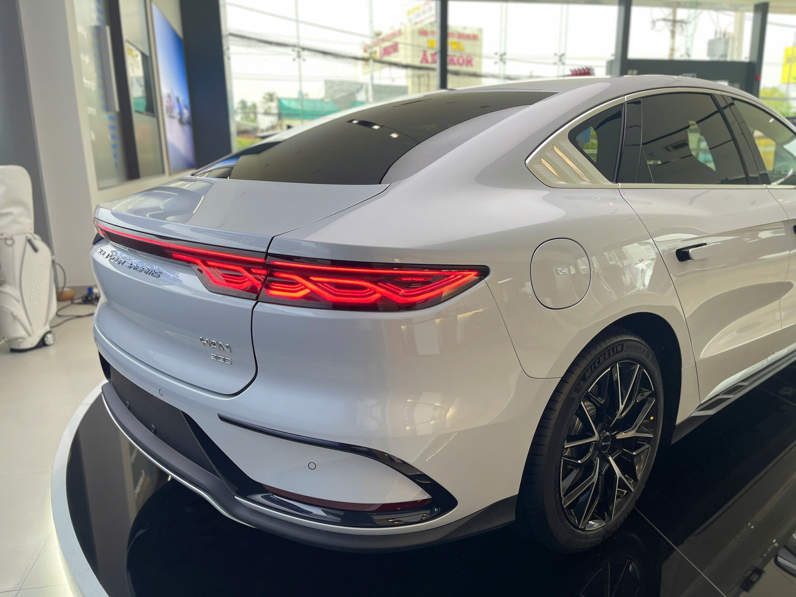 BYD HAN PERFOMANCE - Image 4